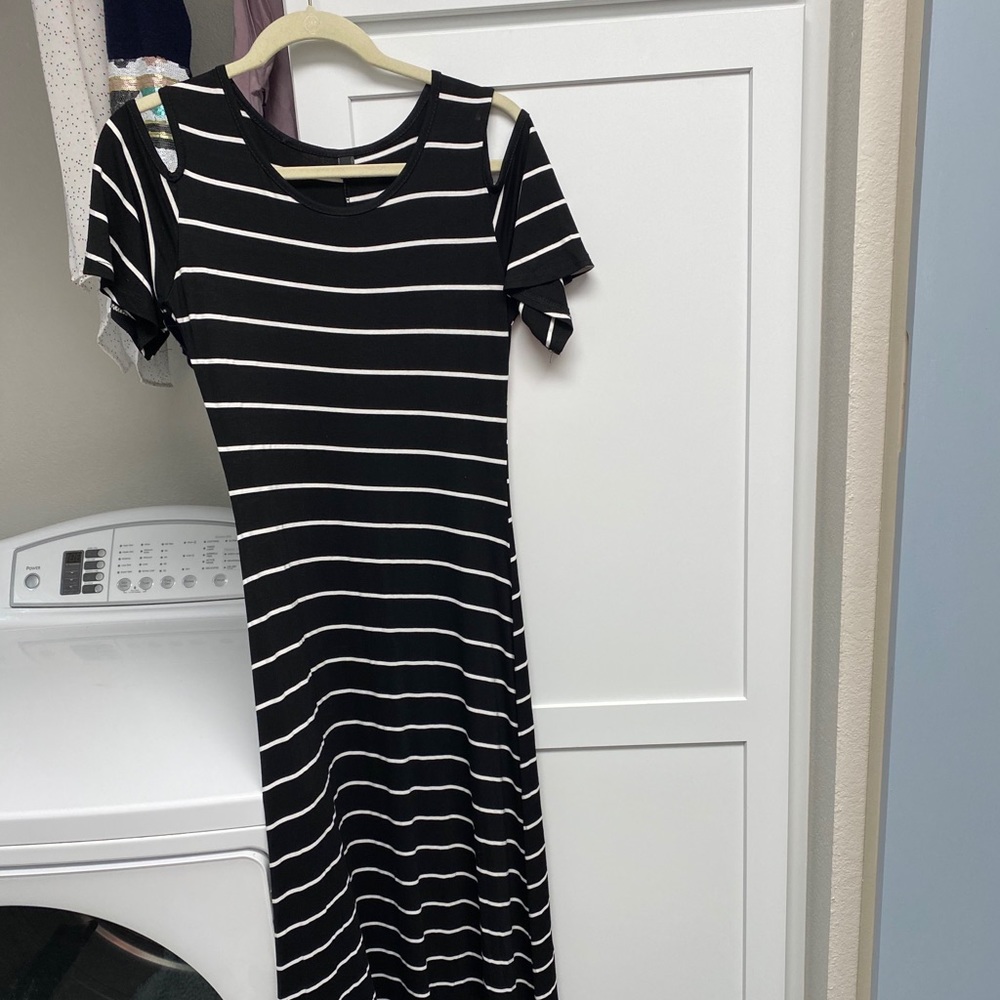 Black and white maxi dress, size small
